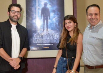 Viven Toño Astiazarán e infancias tarde de cine con «El extraño del fantasma claustrofóbico»