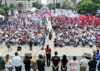 Claudia arriba en todas las encuestas, durante su cierre en la Ciudad de México llamó de nuevo a la unidad