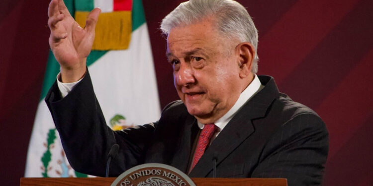 López Obrador propone crear banco de medicamentos en CDMX para atender desabasto 
