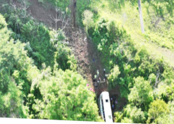 Aumenta a 17 cifra de muertos por caída de autobús a barranco en Nayarit