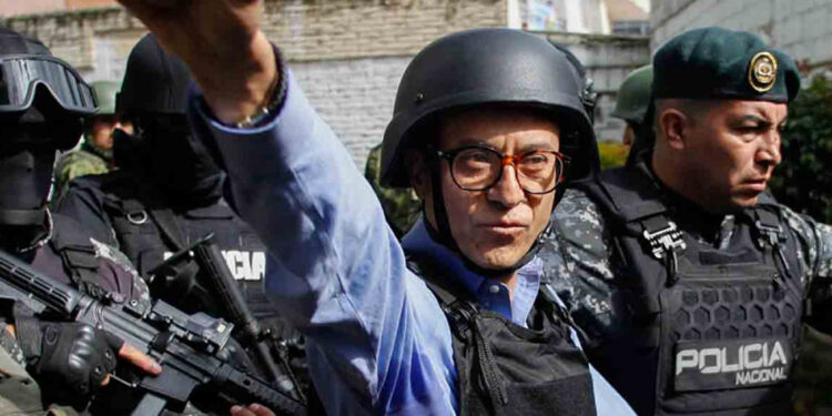 Suplente de Villavicencio vota con casco y chaleco antibalas