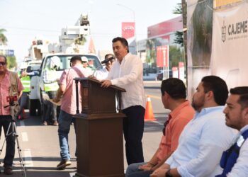 Pone en marcha Lamarque Cano rehabilitación de alumbrado público