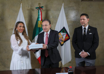 Entrega gobernador Alfonso Durazo segundo informe al Congreso