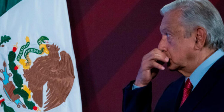 Alista López Obrador entrega de bastón de mando; ‘apoyaré al que gane la encuesta’