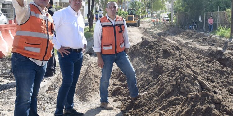 Constata Toño Astiazarán avance de rehabilitación del bulevar Gilberto Escoboza