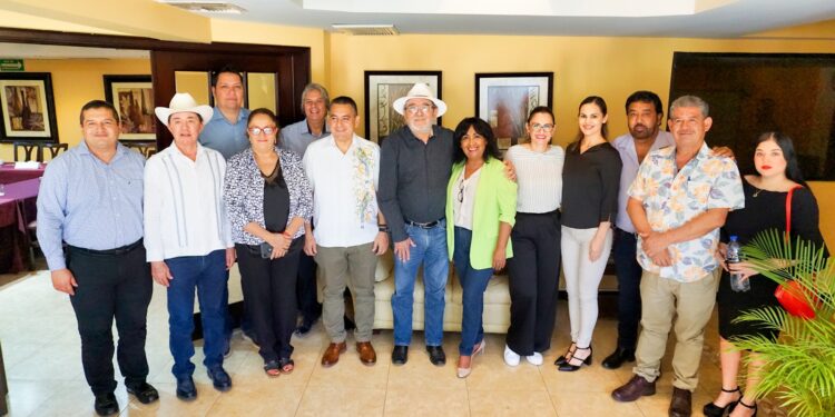 Gestiona rector de la Universidad Estatal de Sonora recursos ante diputados locales