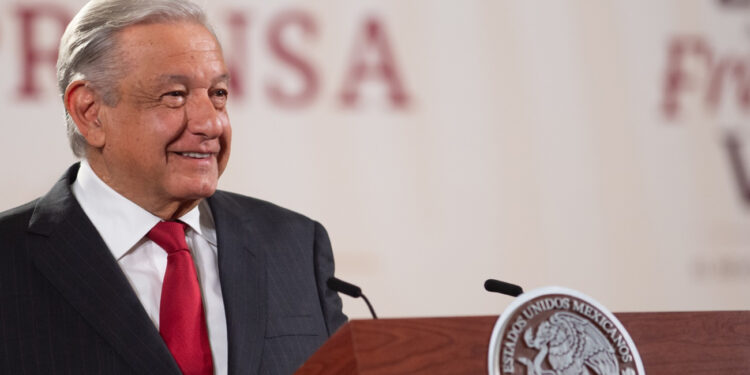 Siempre apoyé a Claudia Sheinbaum: López Obrador; ‘hoy entregaré bastón de mando’