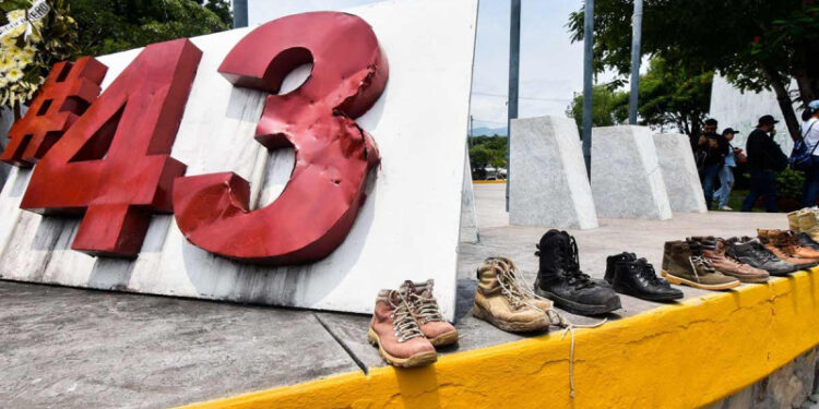 López Obrador descarta rompimiento con padres de normalistas por caso Ayotzinapa