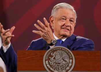 AMLO descarta ruptura en Morena pese a advertencia de Ebrard de dejar al guinda