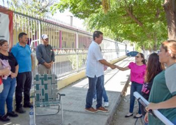 Agradecen padres de familia de la primaria “club 20-30” apoyo del alcalde Jorge Alberto Elías Retes