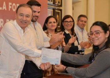 Con becas y experiencia laboral brindamos más oportunidades a nuestros jóvenes: Alfonso Durazo