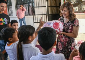 Dif Cajeme Beneficia A Niñas Y Niños De Primaria Ricardo Flores Magon Con Equipo Deportivo