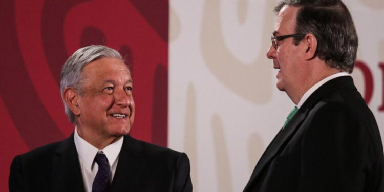 AMLO: Condiciones de Ebrard se aceptaron en el proceso; es libre de salir de Morena