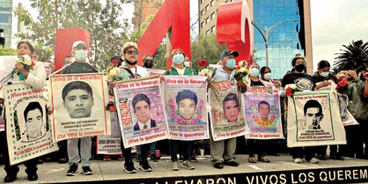 Buscan que miembros del GIEI comparezcan por caso Ayotzinapa