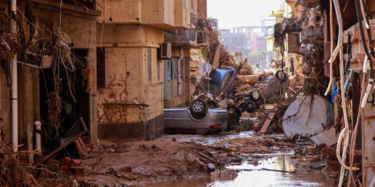 Inundaciones en Libia arrasan con una ciudad y dejan más de 2 mil 300 muertos