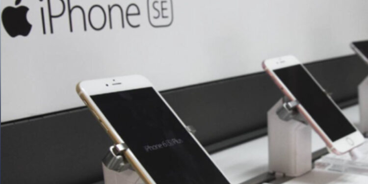 Francia retira de la venta el iPhone 12 por ondas demasiado potentes
