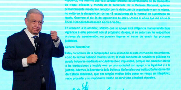 López Obrador revela cartas a titular de la Sedena por caso Ayotzinapa