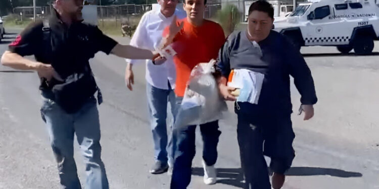 Queda en libertad Uriel Carmona, el fiscal de Morelos