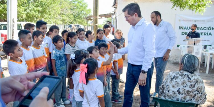 Constata Elías Retes apertura de centro de leche liconsa en guadalupe de juárez