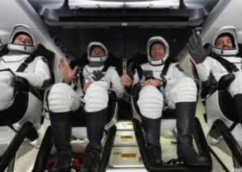 Cuatro astronautas regresan a la Tierra en una cápsula de SpaceX tras estar seis meses en la Estación Espacial Internacional