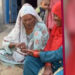 Bisabuela va a la escuela para aprender a leer y contar… ¡A sus 92 años!