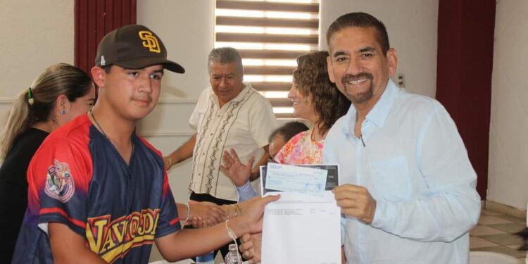 ¡PALABRA EMPEÑADA SE CUMPLE!; Jesús Flores