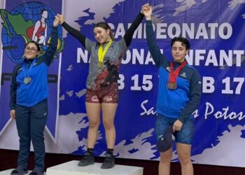 Gana alumna de Cecyte Sonora medalla de oro en Campeonato Nacional Infantil de levantamiento de pesas.