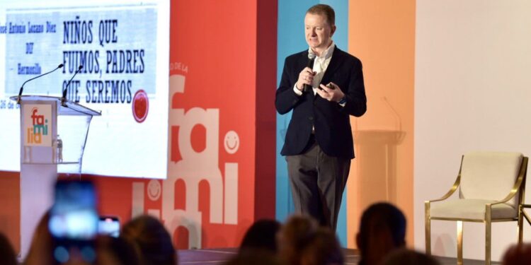 Destaca Jorge Lozano Diez reflexiones para fortalecer la educación de los hijos