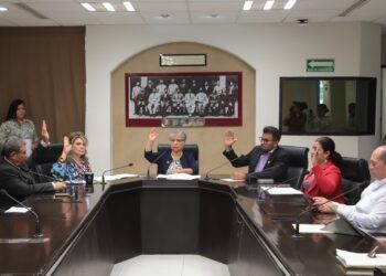Legisladores dictaminan planos y tablas de valores de los municipios