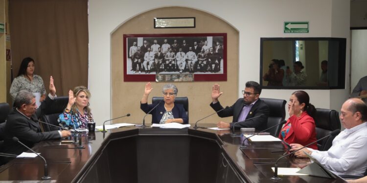 Legisladores dictaminan planos y tablas de valores de los municipios