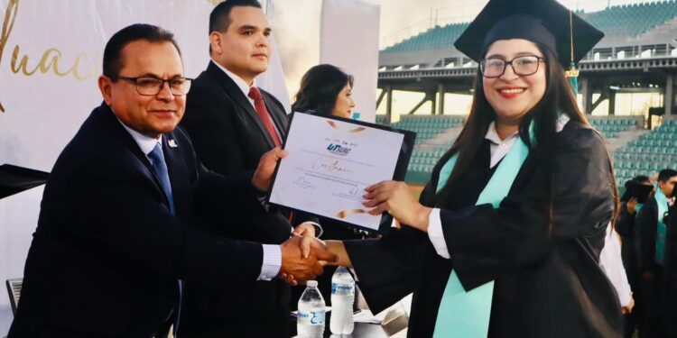 Egresados de la Universidad Tecnológica de San Luis impulsarán el desarrollo económico en el noroeste de Sonora