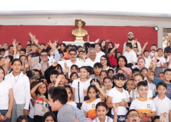 Participa Alcalde en ceremonia de Lunes Cívico en una primaria