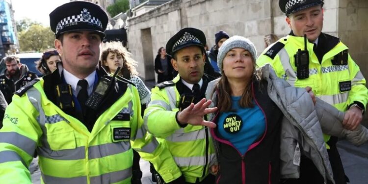 La ecologista Greta Thunberg es detenida en Londres en una manifestación