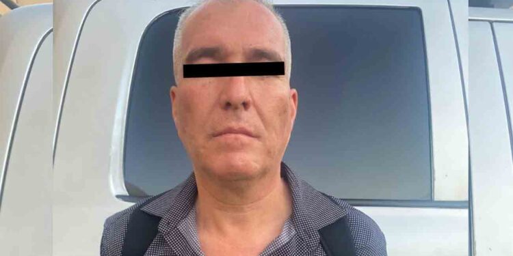 Intenta asaltar gasolinera y policías lo detienen tras una persecución
