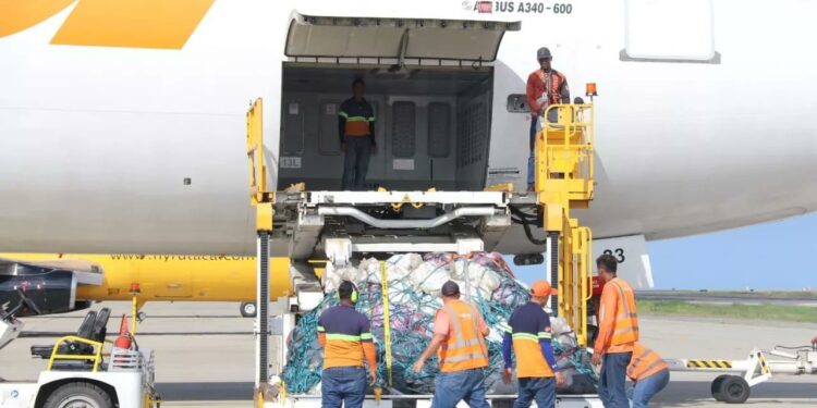 Venezuela envía 26 toneladas de ayuda humanitaria a México tras paso de Otis