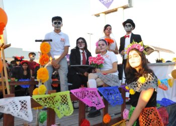 Invita Ayuntamiento a Navojoenses a vestirse de  CATRINAS Y CATRINES para desfile