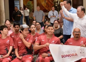 Alfonso Durazo abandera a delegación Sonora que asistirá a los Paranacionales Conade 2023