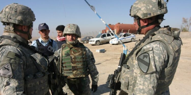 EU evacúa a parte de su personal de la embajada en Irak por el aumento de ataques contra bases militares