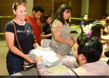 Inicia con gran éxito segunda etapa de distribución de uniformes escolares