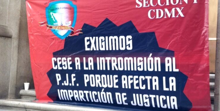 Trabajadores del Poder Judicial protestan contra eliminación de fideicomisos