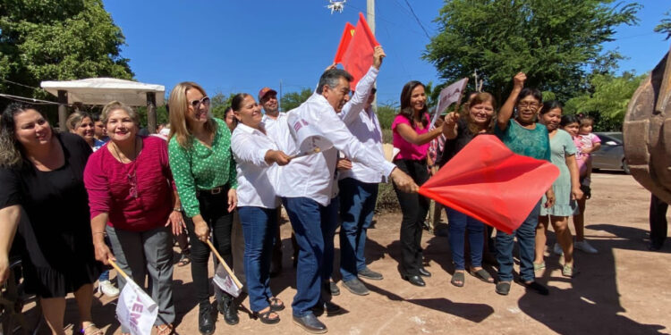 Lamarque Cano da inicio a obras en providencia y en la colonia libertad