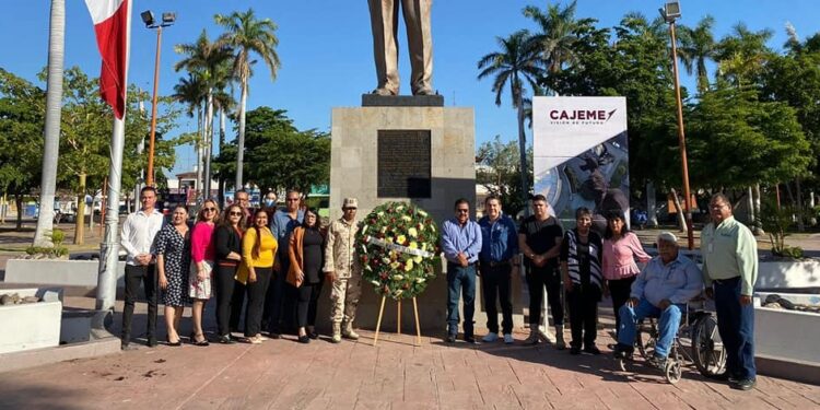 Gobierno municipal conmemora el 53 aniversario luctuoso de Lázaro Cárdenas del Río