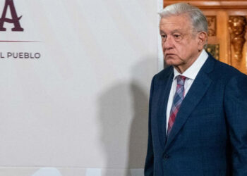 López Obrador tratará con funcionarios de EU propuesta de reforzar muro fronterizo en Texas
