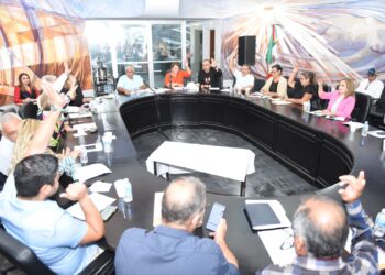 Autoriza Cabildo asignación de 5 autobuses para planteles escolares