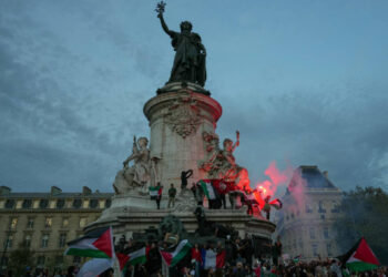 Pese a prohibición en Francia, miles marchan en favor de Palestina