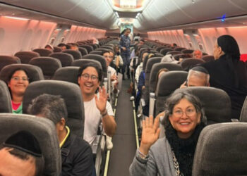 Parte el primer avión de la Sedena con 135 mexicanos rescatados de Israel