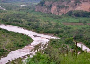 Perfila AMLO reforma ambiental tras demanda a Grupo México por derrame en Río Sonora
