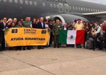 Rescatan a otros 158 mexicanos de Israel; llegan a Madrid