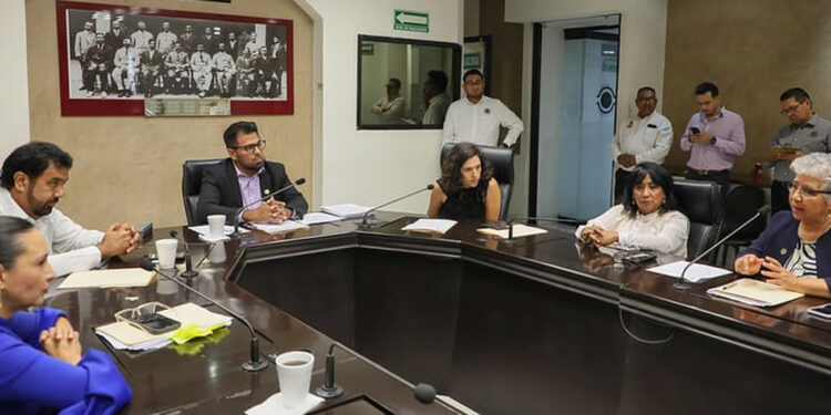 Dictaminan por unanimidad nueva Ley del Servicio Profesional de Carrera