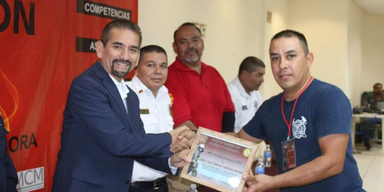 “Ser bombero se ocupa de un corazón de guerrero”; jesús flores.